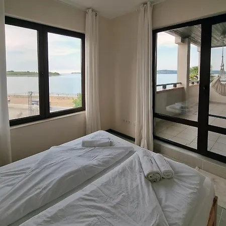 Spacious 3bd Flat With Parking And Sea View By Flat Mаnаger *