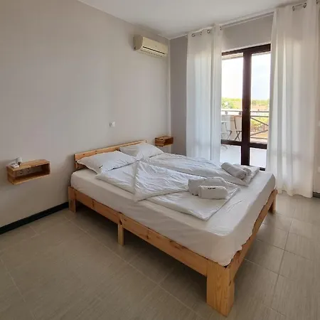 Spacious 3bd Flat With Parking And Sea View By Flat Mаnаger