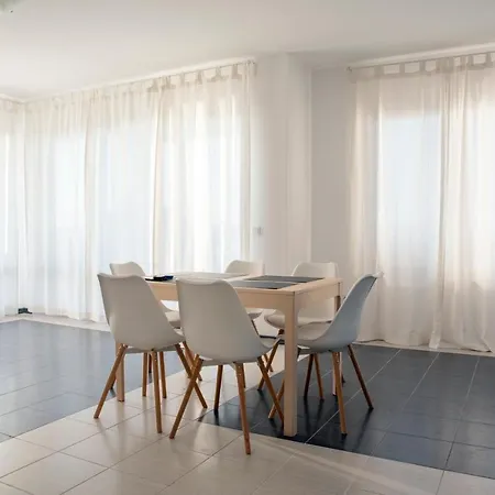 公寓 Spacious 3bd Flat With Parking And Sea View By Flat Mаnаger