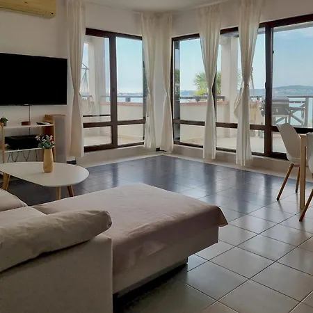 Spacious 3bd Flat With Parking And Sea View By Flat Mаnаger 公寓 *