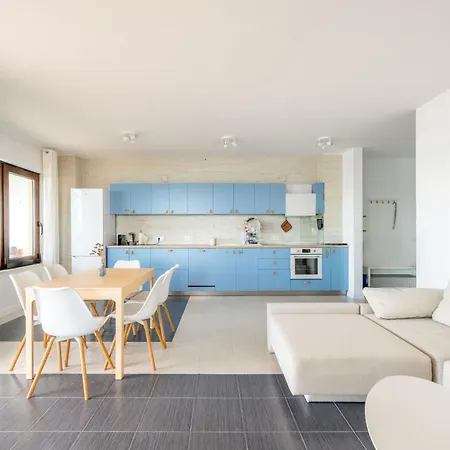 Spacious 3bd Flat With Parking And Sea View By Flat Mаnаger 公寓 *
