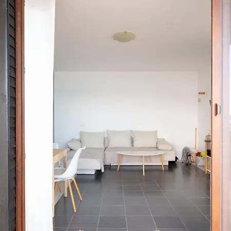 Spacious 3bd Flat With Parking And Sea View By Flat Mаnаger 公寓