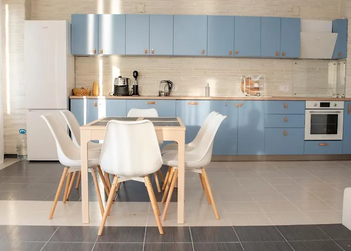 Spacious 3bd Flat With Parking And Sea View By Flat Mаnаger Apartment Tschernomorez