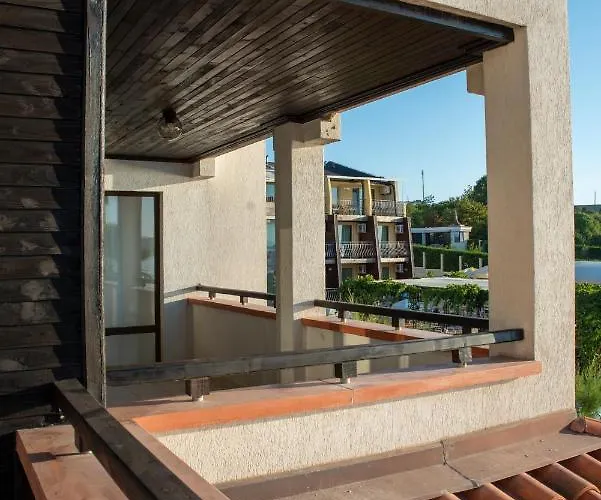 Spacious 3bd Flat With Parking And Sea View By Flat Mаnаger Apartment Tschernomorez