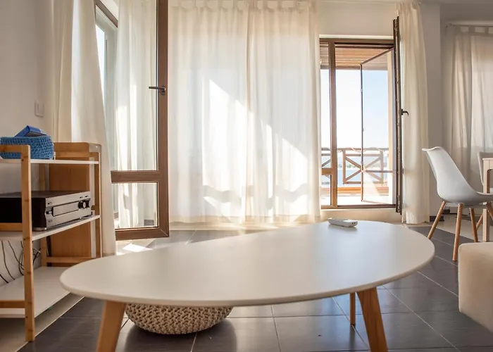 Spacious 3bd Flat With Parking And Sea View By Flat Mаnаger