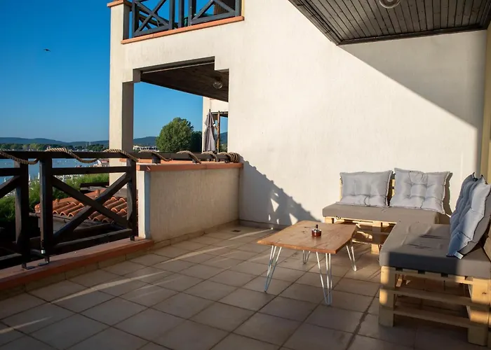 Spacious 3bd Flat With Parking And Sea View By Flat Mаnаger Apartment *