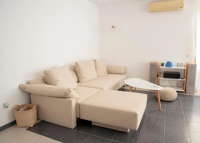 Spacious 3bd Flat With Parking And Sea View By Flat Mаnаger *