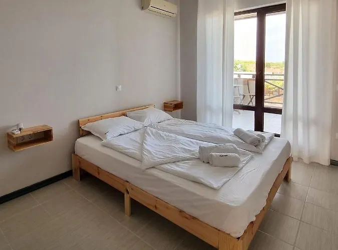 Spacious 3bd Flat With Parking And Sea View By Flat Mаnаger