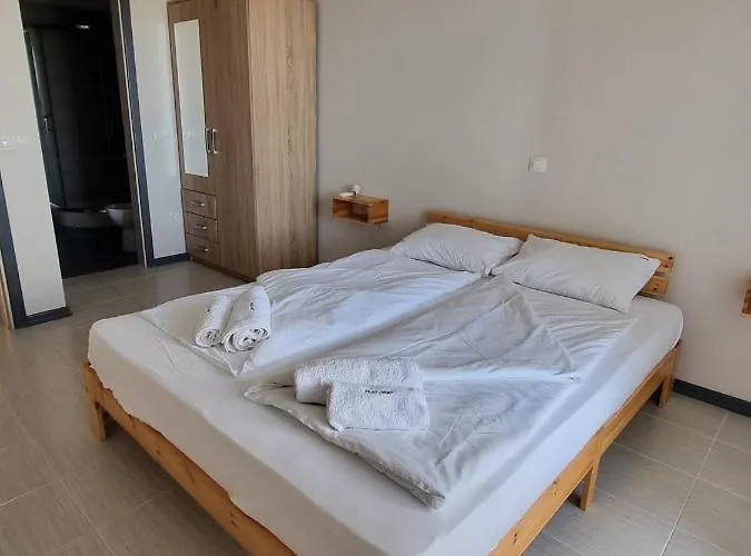 Apartment Spacious 3bd Flat With Parking And Sea View By Flat Mаnаger *